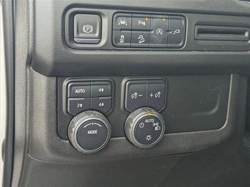 Used 2021 Chevrolet Tahoe Z71 w/ Luxury Package image 11