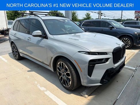 Used 2025 BMW X7 xDrive40i w/ Executive Package AWD/4WD image 1