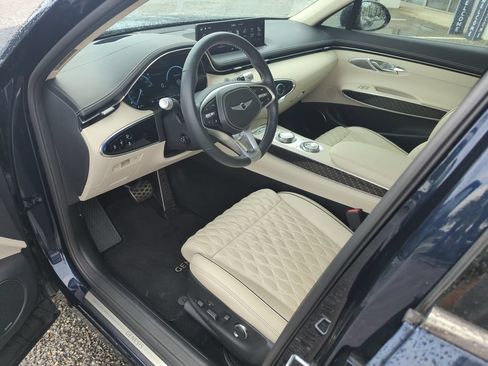 Used 2023 Genesis GV70 3.5T Sport w/ Sport Prestige Package AWD/4WD image 11