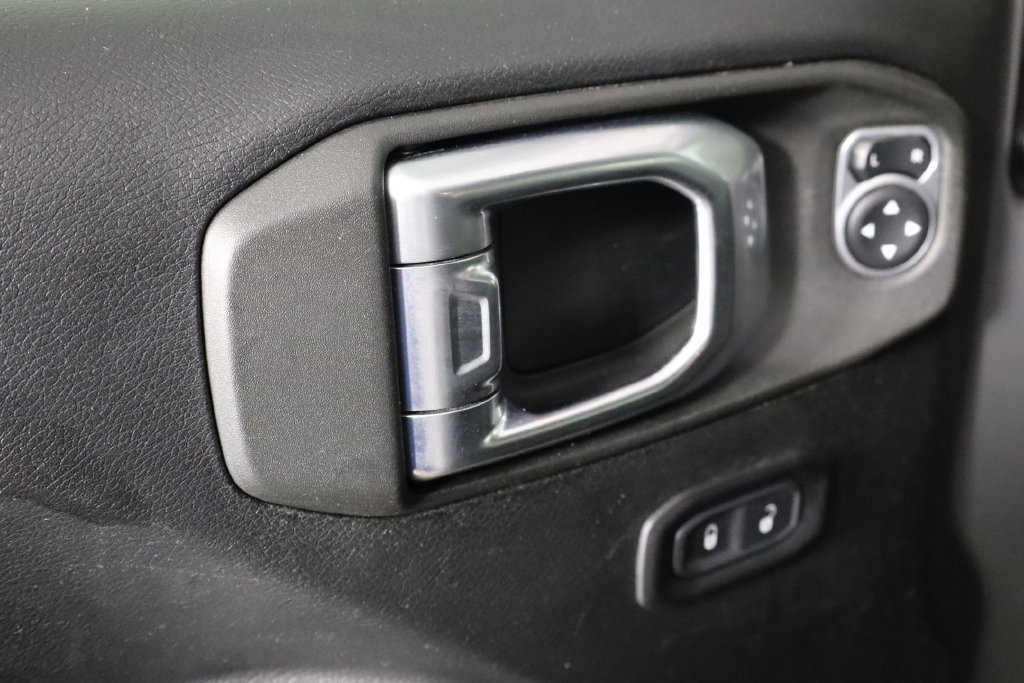 Used 2019 Jeep Wrangler Unlimited Sport w/ Technology Group AWD/4WD image 13
