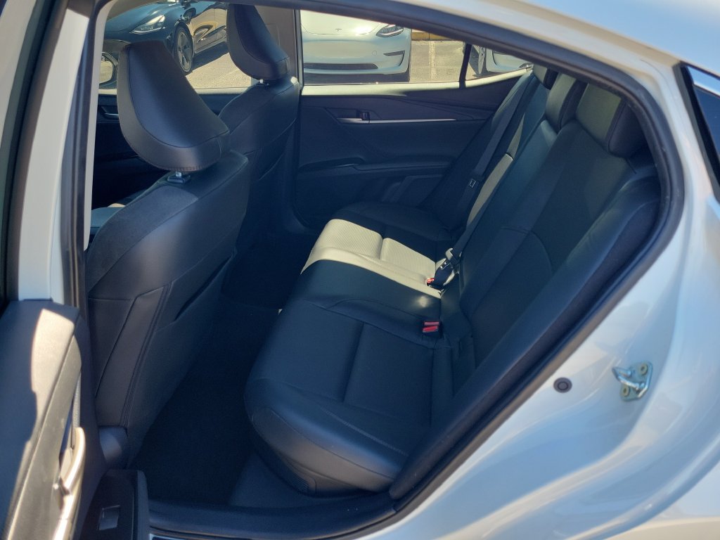 Used 2025 Toyota Camry XLE FWD image 9
