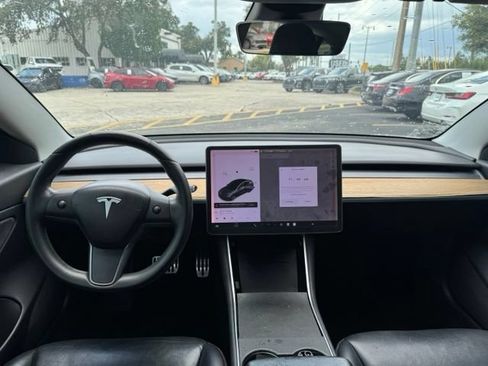 Used 2019 Tesla Model 3 Standard Range Plus RWD image 9