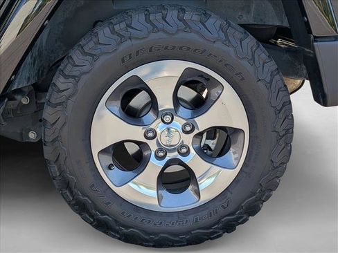 Used 2017 Jeep Wrangler Unlimited Sahara AWD/4WD image 20