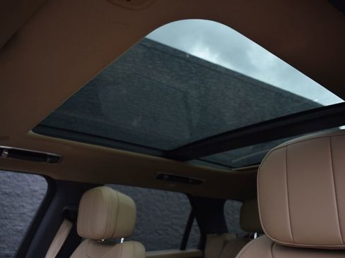 Used 2024 Land Rover Range Rover Sport SE AWD/4WD image 39