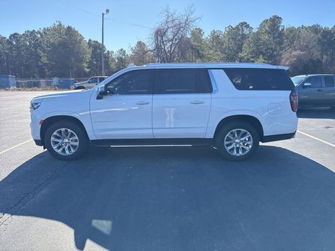Certified 2023 Chevrolet Suburban Premier image 2