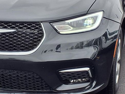 Used 2024 Chrysler Pacifica Limited image 28