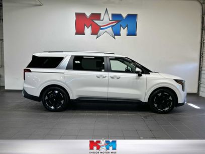 Used 2025 Kia Carnival EX
