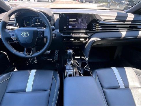Used 2025 Toyota Camry SE w/ Convenience Package FWD image 14