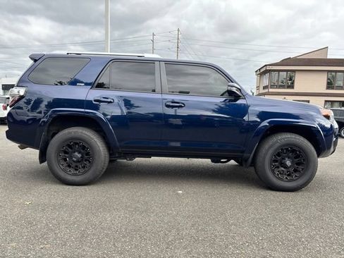 Used 2018 Toyota 4Runner SR5 Premium AWD/4WD image 6