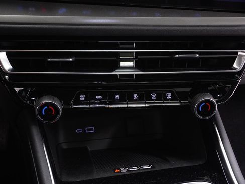 New 2026 Chevrolet Traverse LT w/ Sun and Wheel Package image 28