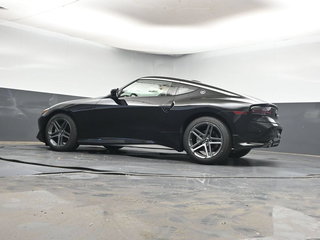 Used 2027 Nissan Z Sport RWD image 22