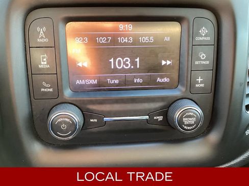 Used 2018 Jeep Compass Latitude w/ Cold Weather Group AWD/4WD image 3