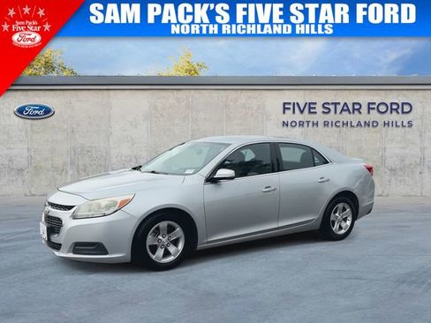 Used 2015 Chevrolet Malibu LT FWD image 4