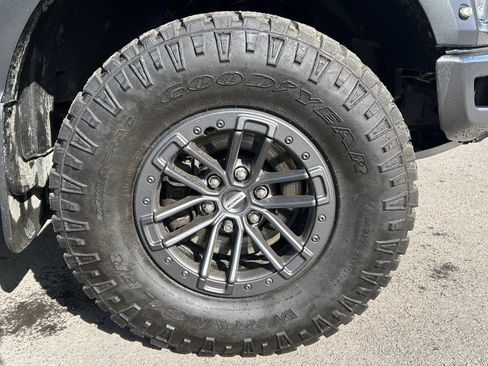 Used 2019 Ford F150 Raptor w/ Equipment Group 802A Luxury image 9