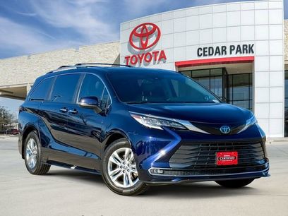 Used 2022 Toyota Sienna Limited