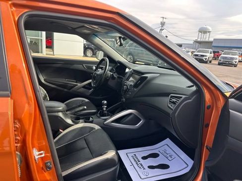 Used 2015 Hyundai Veloster Turbo FWD image 8
