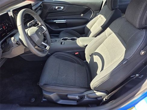 Used 2025 Ford Mustang Coupe image 11