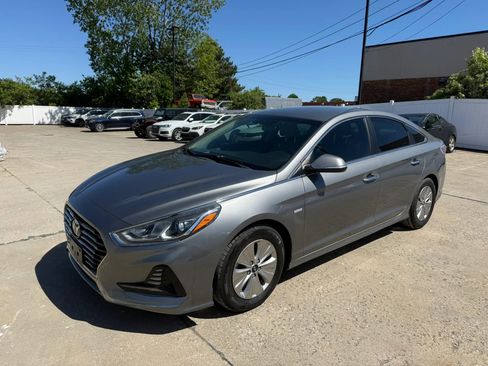 Used 2018 Hyundai Sonata SE FWD image 5