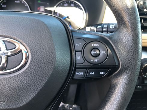 Used 2019 Toyota RAV4 XLE w/ Convenience Package AWD/4WD image 8