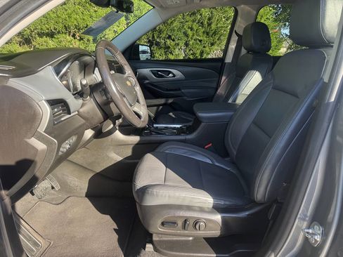 Used 2018 Chevrolet Traverse LT FWD image 10