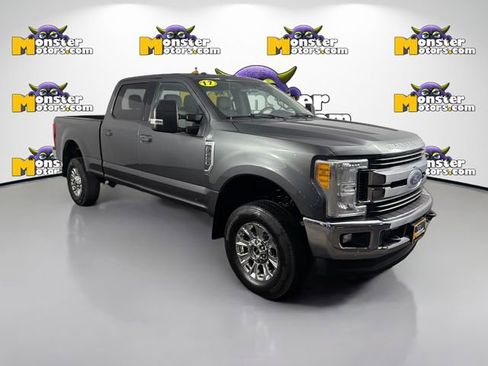 Used 2017 Ford F250 XLT w/ XLT Value Package image 3
