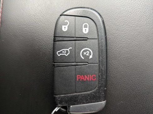 Used 2021 Jeep Grand Cherokee Trailhawk AWD/4WD image 32