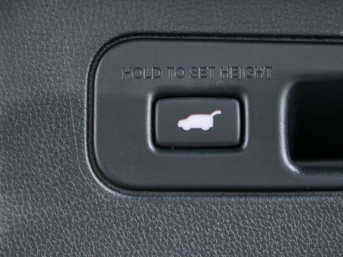 Used 2025 Honda Pilot Touring image 32