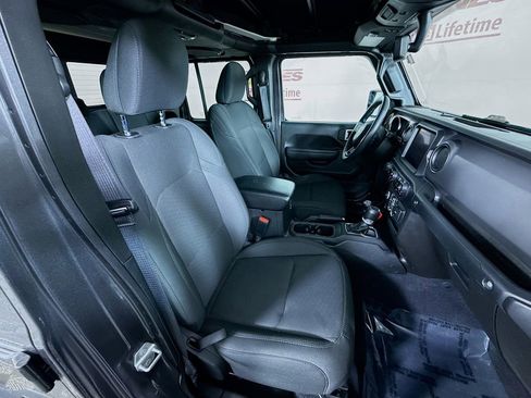 Used 2022 Jeep Gladiator Sport image 32