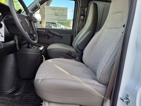 New 2026 Chevrolet Express 2500 Extended RWD image 9