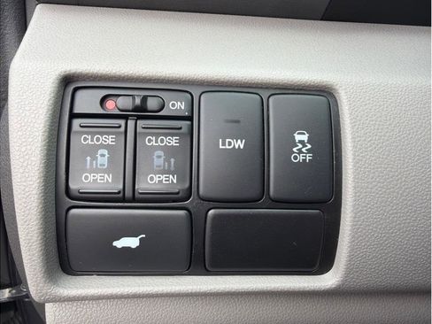 Used 2014 Honda Odyssey EX-L image 17