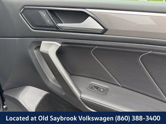 Certified 2024 Volkswagen Tiguan SE R-Line AWD/4WD image 32