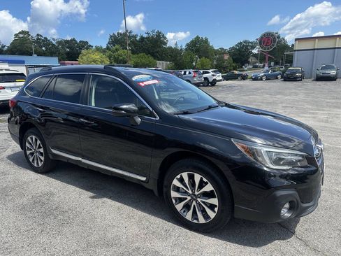 Used 2018 Subaru Outback 3.6R Touring AWD/4WD image 19