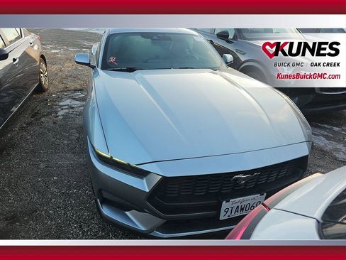 Used 2025 Ford Mustang Premium image 19