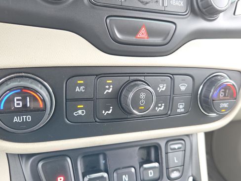 Used 2019 GMC Terrain Denali w/ Advanced Safety Package image 18