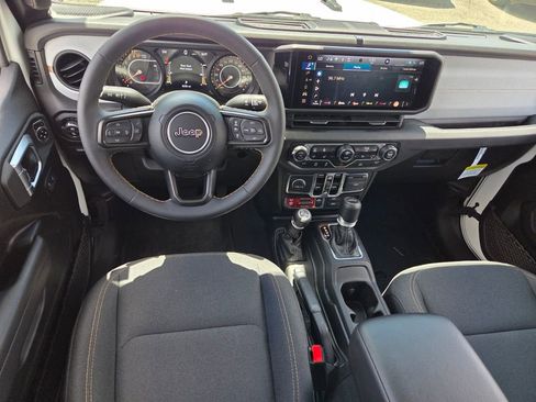Used 2024 Jeep Gladiator Sport AWD/4WD image 6