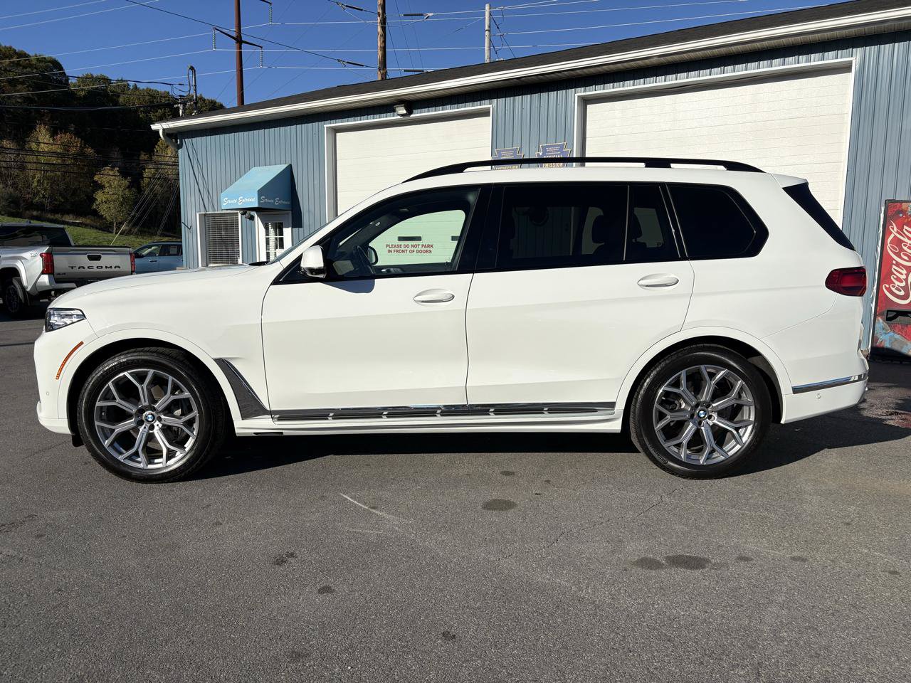 Used 2022 BMW X7 xDrive40i w/ Executive Package AWD/4WD image 2
