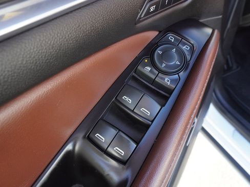 Used 2020 Buick Enclave Avenir w/ Avenir Technology Package image 17