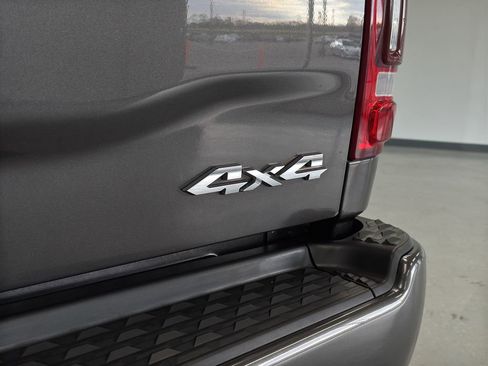 Used 2019 RAM 2500 Laramie image 39