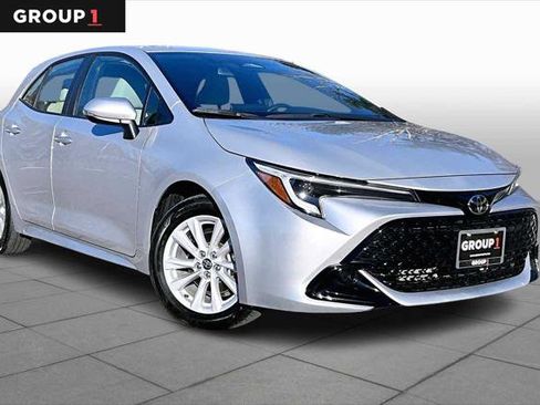 Certified 2024 Toyota Corolla SE w/ SE Package image 3