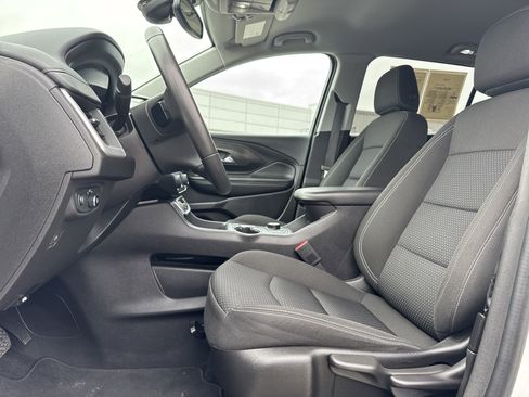 Used 2024 GMC Terrain SLE image 34