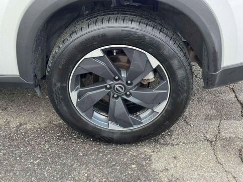 Used 2024 Nissan Rogue SV AWD/4WD image 11