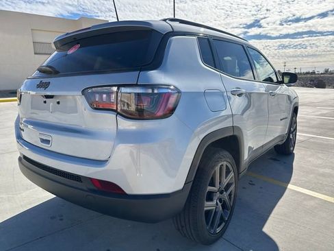 New 2026 Jeep Compass Latitude image 5