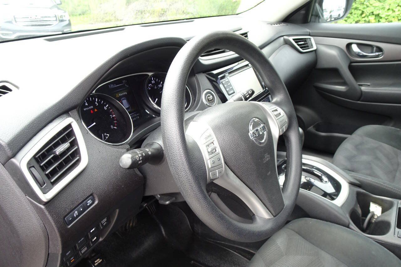 Used 2016 Nissan Rogue SV w/ SV Premium Package AWD/4WD image 16