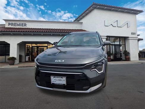 New 2025 Kia Niro SX Touring image 4
