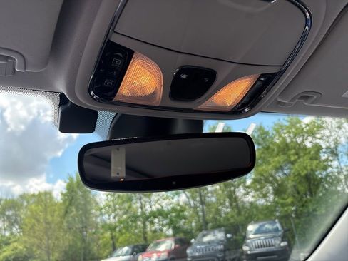 Used 2021 Jeep Cherokee Limited w/ Mopar Interior Package AWD/4WD image 28