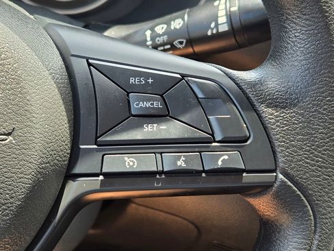 Used 2025 Nissan Sentra S FWD image 30