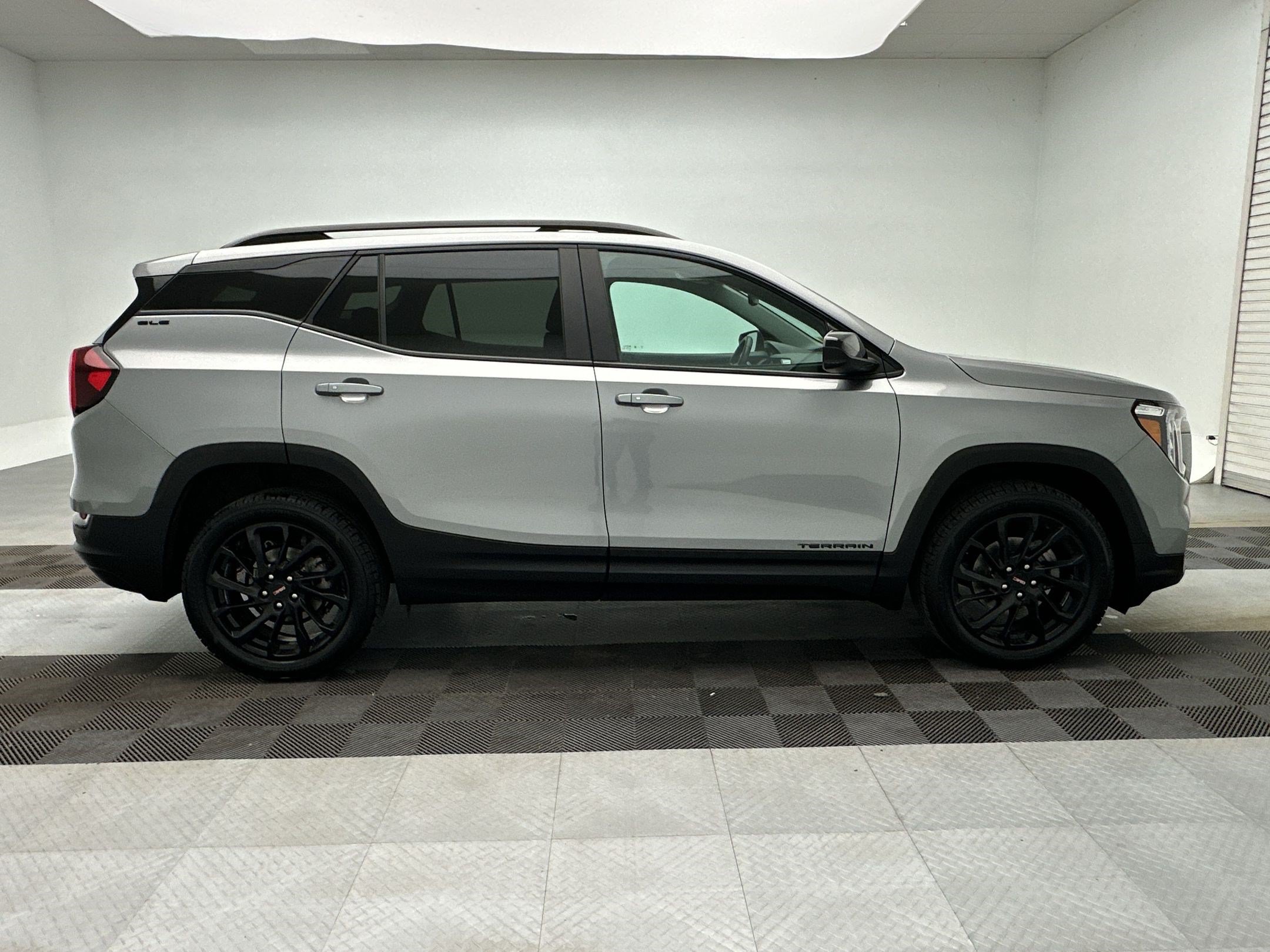 Certified 2024 GMC Terrain SLE w/ Driver Convenience Package AWD/4WD image 8