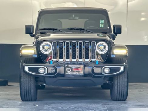 Used 2023 Jeep Wrangler Unlimited Sahara AWD/4WD image 8