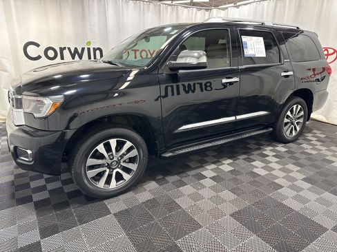 Used 2019 Toyota Sequoia Limited w/ Safety & Convenience Package image 4