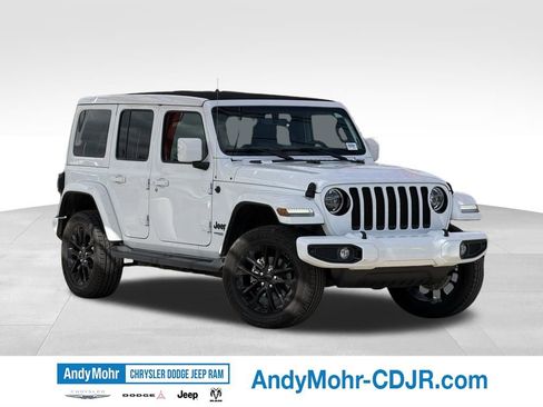 Used 2022 Jeep Wrangler Unlimited Sahara AWD/4WD image 1